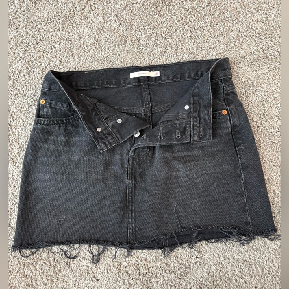 Levi’s Icon Women's Black Denim Skirt
